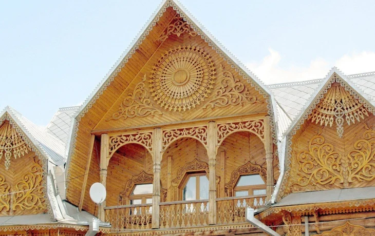 Изба на Руси. Возведение крыши